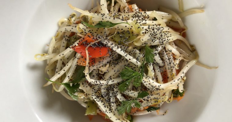 Salade ensoleillée : soja, poivrons et carottes